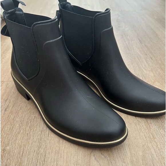 kate spade Shoes - Kate Spade rain shoes Sz 8 EUC